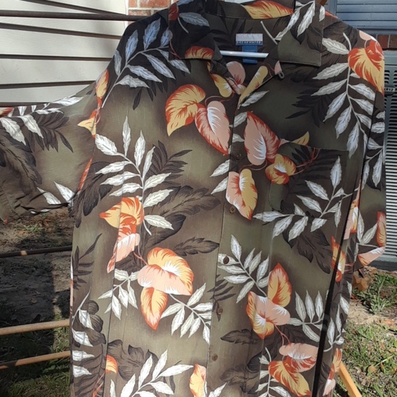 Breakwater Other - GIFTED Breakwater Hawian Shirt, 100% Rayon.